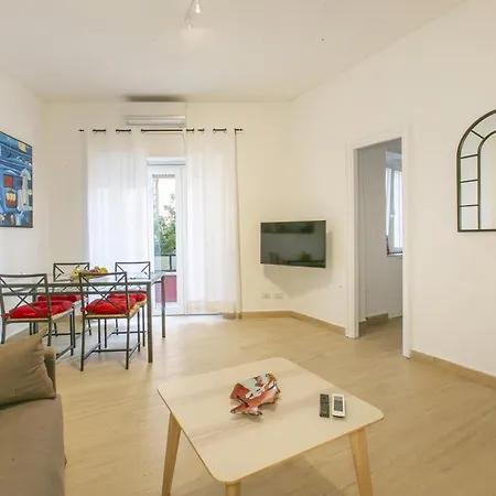 Appartement Modern 100 Meters From Piazza Mincio Rome