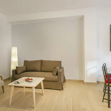Modern 100 Meters From Piazza Mincio *