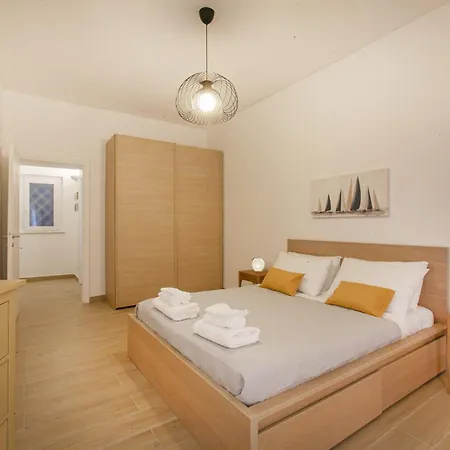 Appartement Modern 100 Meters From Piazza Mincio